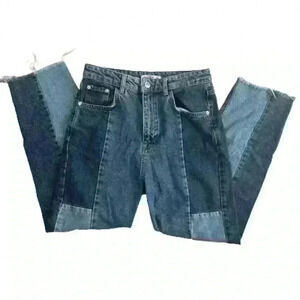 90’s  inspired jeans 
Pull&bear